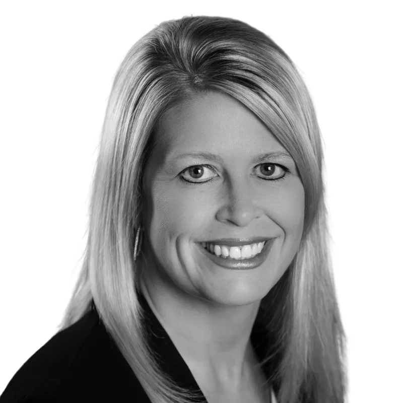 Laura Schleusner headshot